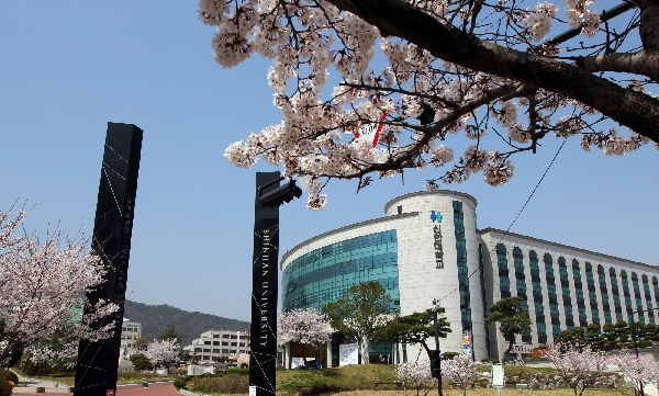 신한대학교 안경광학과 4학년 국제콘택트렌즈교육자협회(International Association of Contact Lens Educators) 학생인증서 취득으로 글로벌 역량  대표이미지